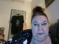 ik ben  een dame,echte MILF die dol is op aandacht en erop kickt als mannen op mijn lichaam geilen,met name jongemannen
die van rijpe vrouwen en zeker wel een mollige houd..Ik vind t dan ook echt heel spannend om een leuke chat met je aan te gaan,en sex ervaringen te delenuiteraard is t ook spannend met wat rijpere mannen,senioren benieuwd naar jullie verhalen,,,,wie weet kan ik daar nog iets van leren???ik ga NIET naakt voor cam,heb of een broekje of een bovenstukje/jurkje aanlaat immers wel wat te raden over terwijl,,,,hmmmm als je t verdient wel wat meer mag keuren van mijn rondingenBij een VIP sessie WIL IK N DILDO gebruiken als je er naar vraagt...NIET VERGETEN he???