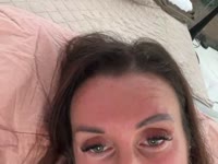 Hey ik ben Nina. Korte intro .. ik ben klein van stuk maar groots in presence, love it. Dominant op een speelse manier.ik hou van nieuwe uitdagingen! Oeh, ik voel de vibes al ..