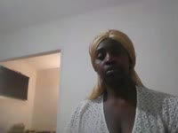 parce que je suis très heureuse d’être au contact des gens