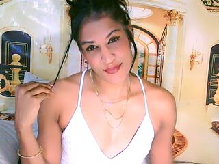 webcam show AzzyGreene