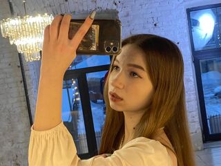 camslut spreading pussy MagalyBoffa