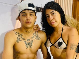 hot webcamslut giving blowjob AlessiaAndAxel
