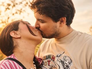 live chat with couple having sex SkyAndAxel