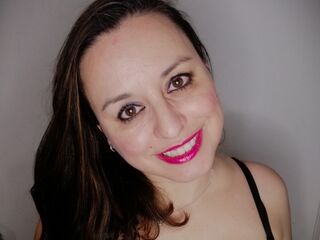 sexcam online AdelaAlbaNatural