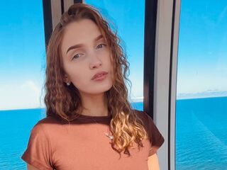 camslut topless AlbinaFichtner