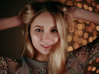 hot cam girl masturbating with vibrator AmandaLeen