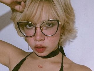 beautiful girl AmelieMari