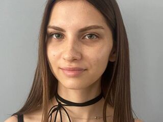 camgirl shaving pussy AmellieRose