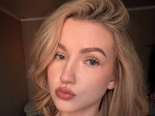 camgirl playing with sextoy AmyConnelly