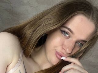 camwhore shaving pussy BetanyFoks