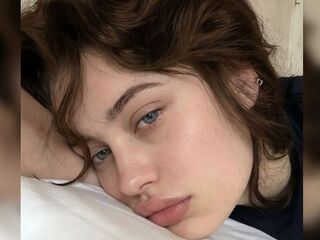 cam girl fingering pussy BrettOpher