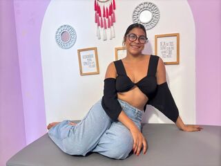 fingering webcam girl BrianaMontes