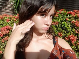 camwhore masturbating with dildo CameliaTorres