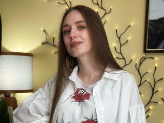 naked camgirl masturbating with vibrator CatherynAkey
