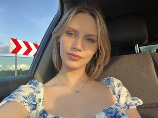 girl webcam show CherryRose