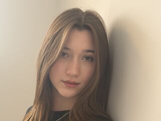 naughty camgirl masturbating with vibrator ChristineMorlock