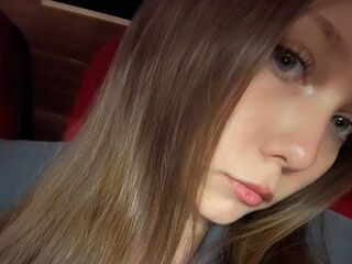 naked webcamgirl photo CleliaGuynup
