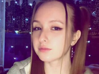 beautiful cam girl CortneyMoran