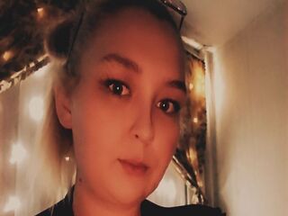 Kinky webcam girl CrystalSins