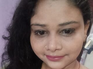 cam slut video chat CurvySoniya