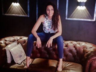 cam girl masturbating with sextoy DamarisPommes