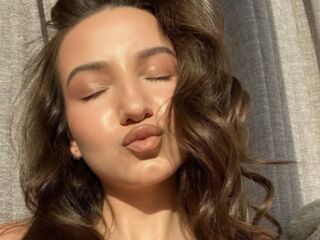 free live webcam chat DinaSweeny