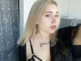 naked cam girl DinahSalimas