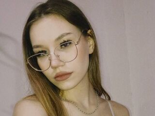 camgirl masturbating with sex toy DorettaBigger