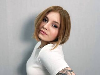 naked girl with cam masturbating ElenorLandes