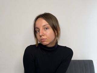 girl EleonoraSzabo