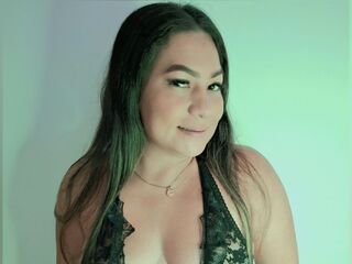naughty camgirl masturbating with vibrator ElifMillers