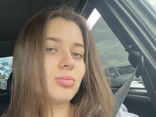 free live chatroom ElletteHarwell