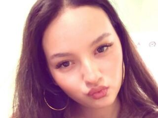 camwhore masturbating with sextoy FatimahAmargo