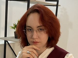 camslut fingering shaved pussy FlorindaDufner