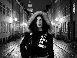 topless webcam girl HazelHayese