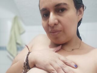 naked girl with webcam masturbating with dildo IbannaBely