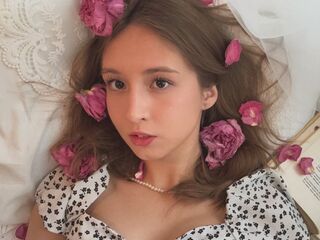 naked cam girl picture IlanaThoen