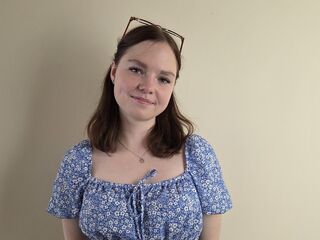 naughty camgirl masturbating with vibrator JeniferLi