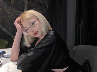 camgirl showing tits JuliaBase