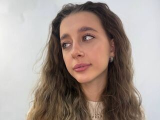 camslut fingering pussy KamiZinni