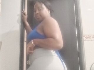 hot cam girl masturbating with vibrator KarinaLondres