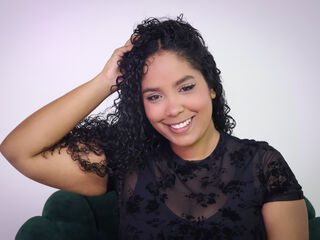 masturbating camgirl KarlaMathews