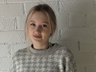 camwhore fingering shaved pussy KarynMcguire