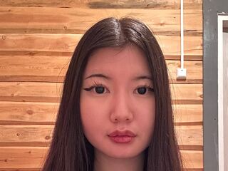 hot cam girl fingering shaved pussy KenishaFaylor