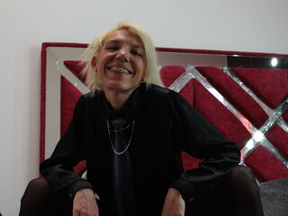 webcam pic KloeSwings