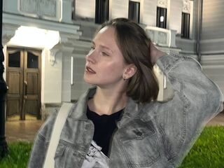 adult web cam KrissyJn