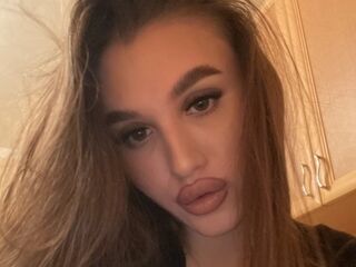 camwhore shaved pussy KyraVictorine