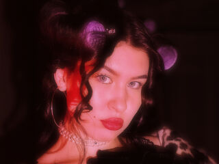 cam girl chatroom LarondaSuitt