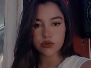 naked camgirl LauWillson