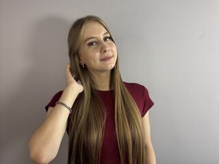 beautiful cam girl LeolaHunkins